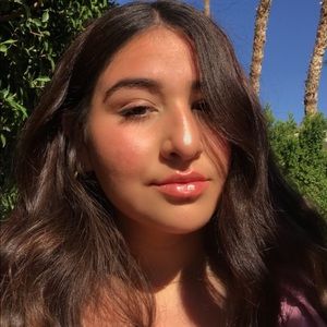 Meet your Posher, Mikaela